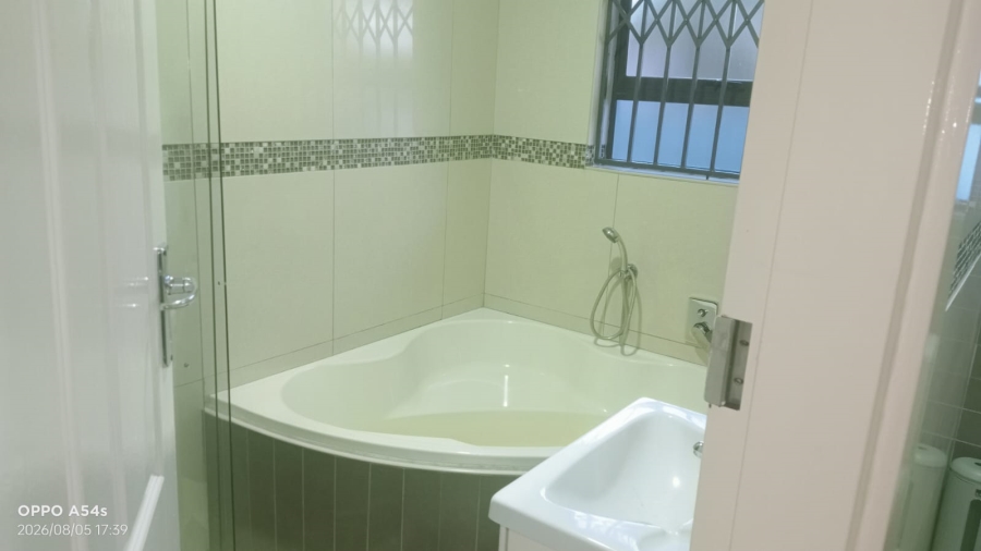 To Let 4 Bedroom Property for Rent in Fleurdal Free State